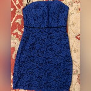 Elegant Blue Lace Strapless Dress